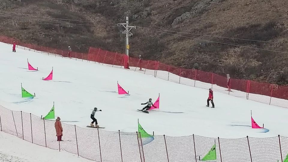 "Плюс" слалому не помеха: этап Кубка России по сноуборду прошел под Магнитогорском