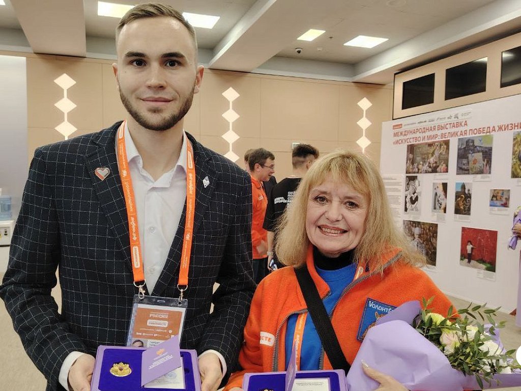 Волонтеры Южного Урала получили знаки «Доброволец России»