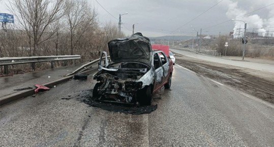 В Челябинской области Fiat сгорел после отказа тормозов и столкновения с Infiniti