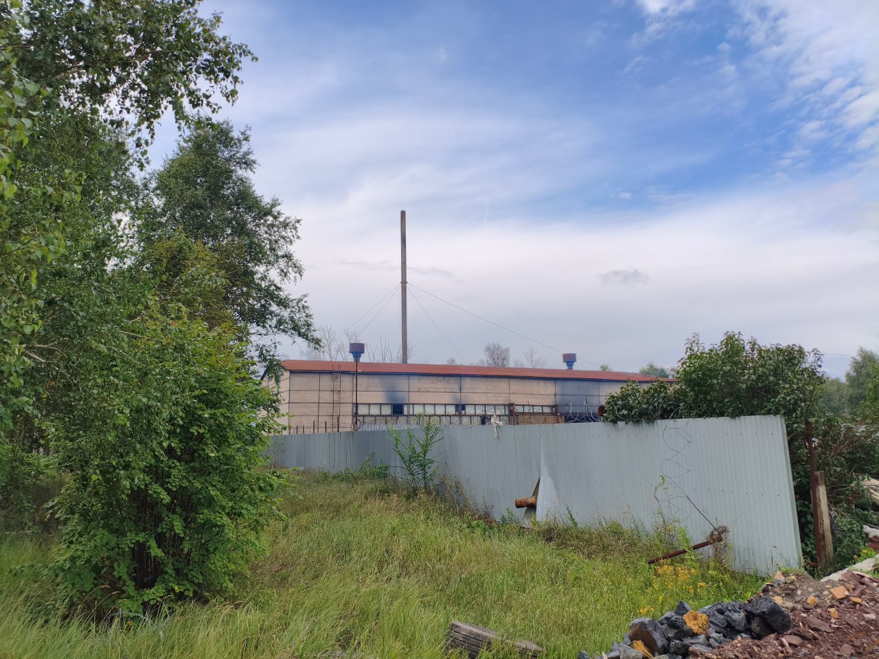 В Магнитогорске предприниматель привлечен к ответственности за загрязнение атмосферного воздуха и иные нарушения при эксплуатации предприятия