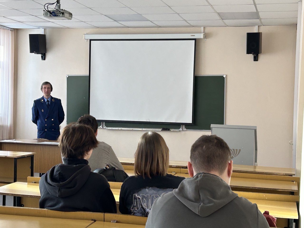 Природоохранные прокуроры провели просветительские мероприятия в Международный день прав животных Природоохранные прокуроры провели просветительские мероприятия в Международный день прав животных