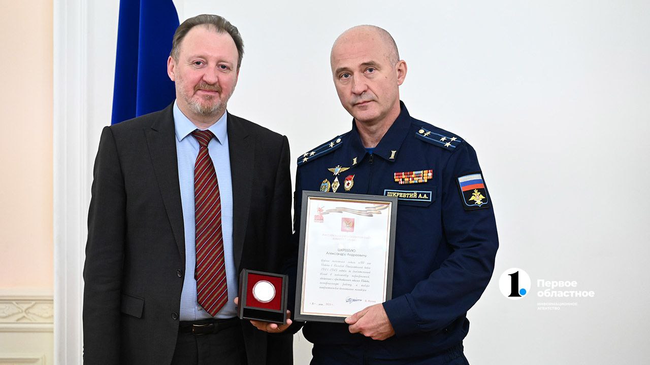 В Челябинске наградили организаторов празднований 80-летия Победы В Челябинске наградили организаторов празднований 80-летия Победы