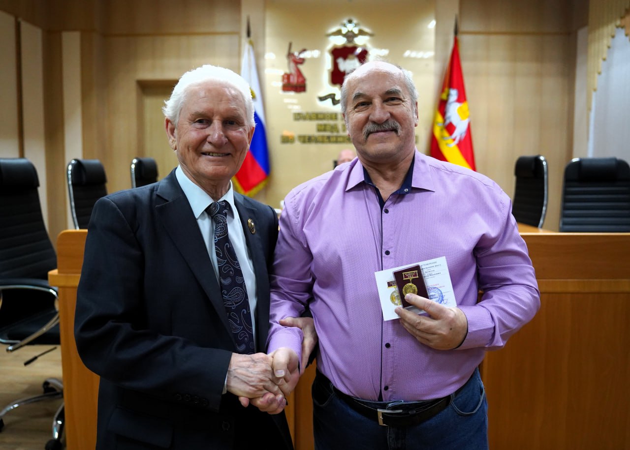 В Главном управлении МВД России по Челябинской области наградили отличившихся сотрудников подразделений информационных технологий, связи и защиты информации В Главном управлении МВД России по Челябинской области наградили отличившихся сотрудников подразделений информационных технологий, связи и защиты информации