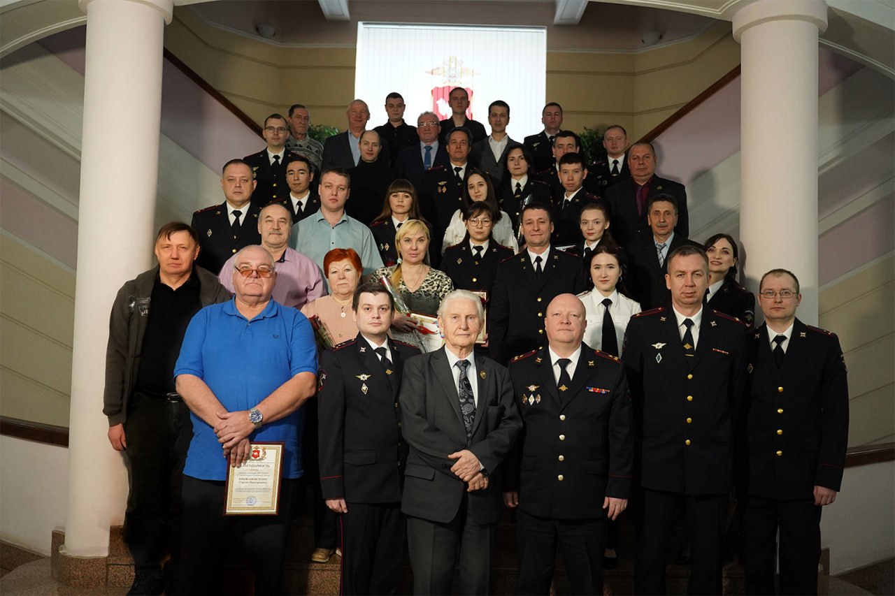 В Главном управлении МВД России по Челябинской области наградили отличившихся сотрудников подразделений информационных технологий, связи и защиты информации В Главном управлении МВД России по Челябинской области наградили отличившихся сотрудников подразделений информационных технологий, связи и защиты информации