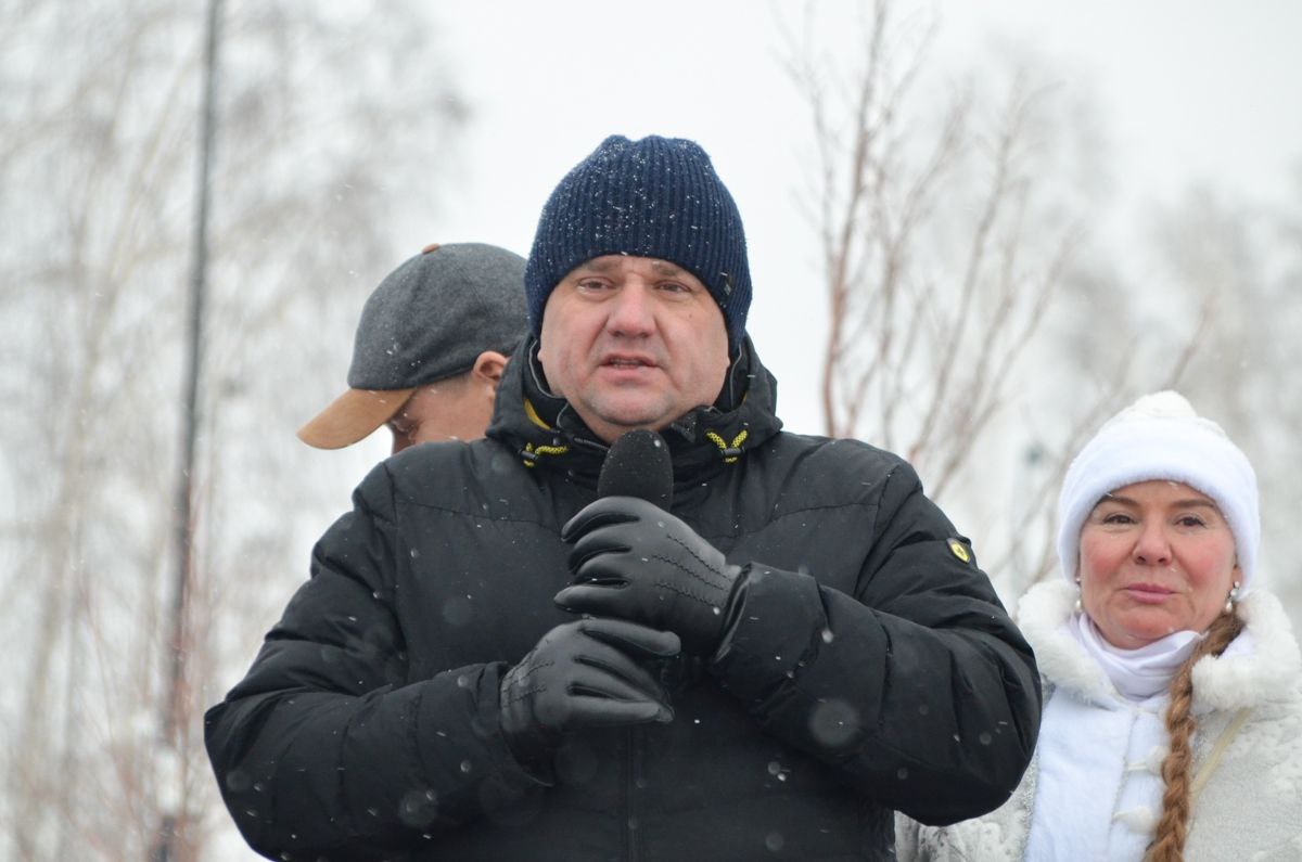 Председатель городского Собрания Александр Морозов дал старт новогоднему благотворительному забегу, организованному фондом «Металлург» Председатель городского Собрания Александр Морозов дал старт новогоднему благотворительному забегу, организованному фондом «Металлург»