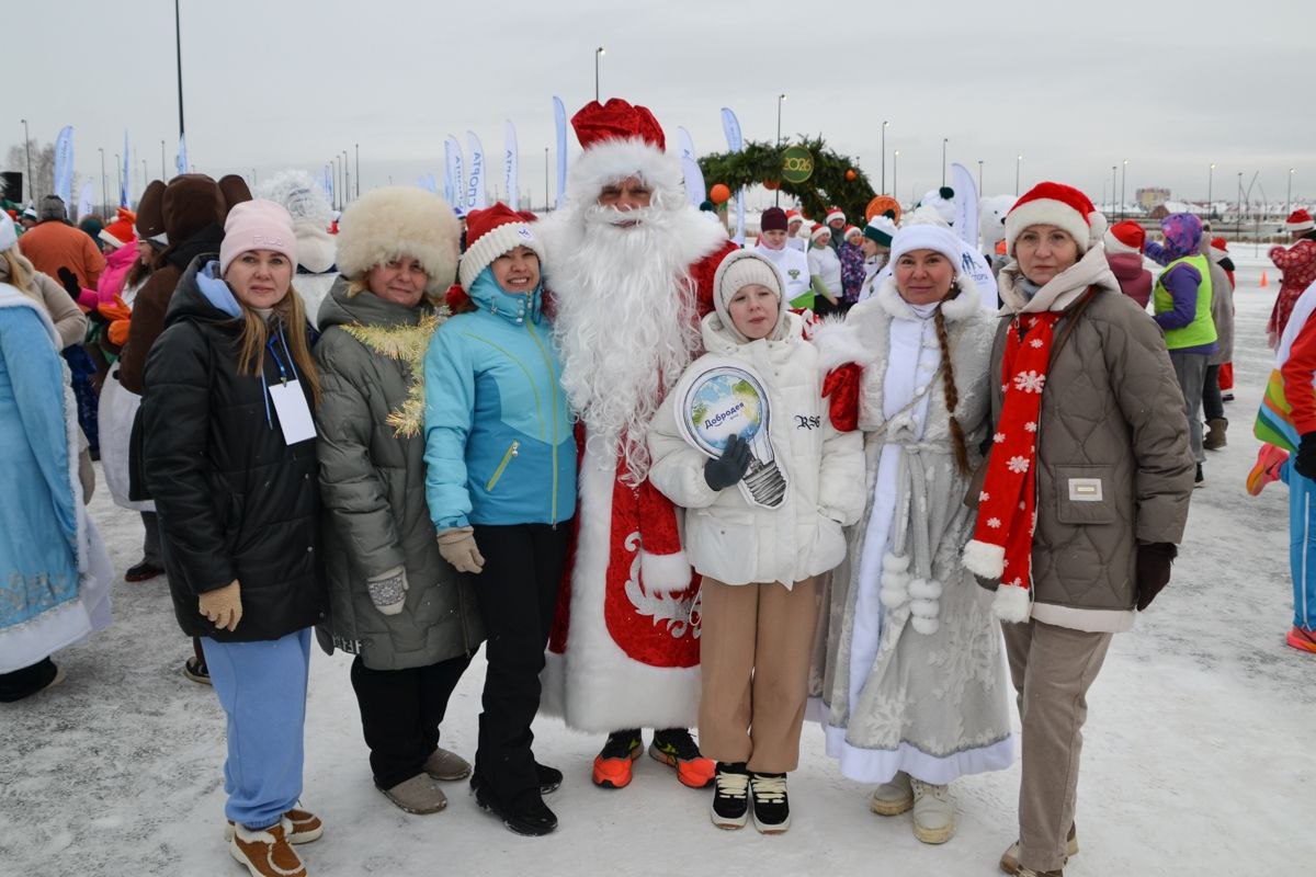Председатель городского Собрания Александр Морозов дал старт новогоднему благотворительному забегу, организованному фондом «Металлург» Председатель городского Собрания Александр Морозов дал старт новогоднему благотворительному забегу, организованному фондом «Металлург»