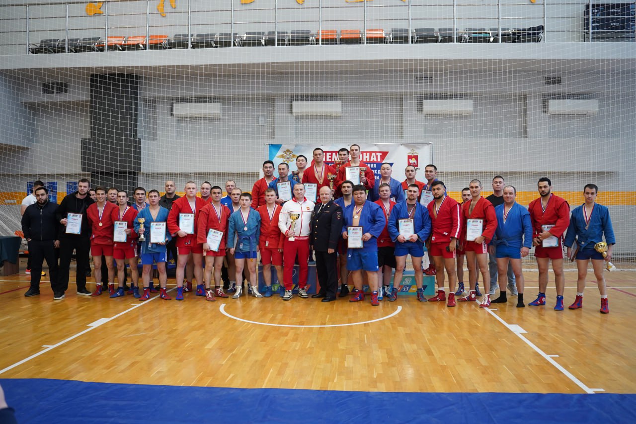 Среди полицейских Южного Урала определились сильнейшие спортсмены-самбисты, которые представят регион на Чемпионате МВД России Среди полицейских Южного Урала определились сильнейшие спортсмены-самбисты, которые представят регион на Чемпионате МВД России