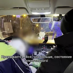 Пьяная мать решила отвезти ребенка в школу