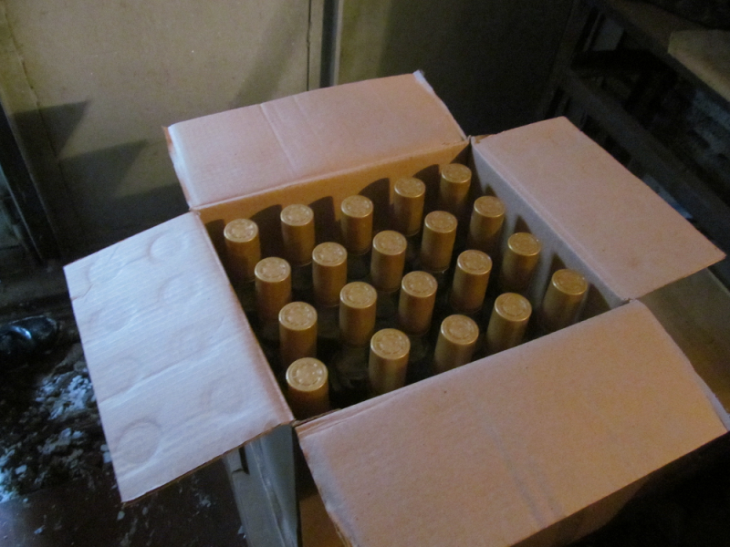 В Магнитогорске полицейские ликвидировали склад немаркированного алкоголя и табака