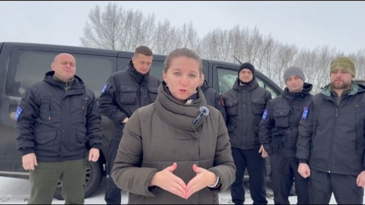 Елена Старостина, "Журналист года" - 2025, находящаяся сейчас по дороге в зону боевого соприкосновения вместе с сопровождающими гумконвой, в ответ поблагодарила за оценку её труда и отметила, что это не только её награда, но...