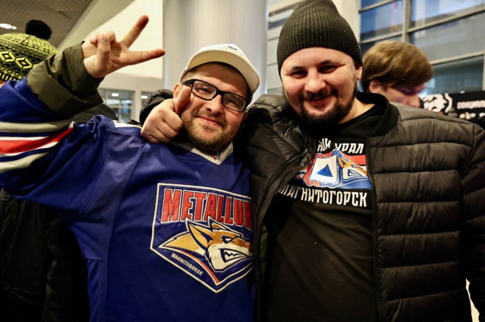 ХК «Металлург» продлил контракт с главным тренером Андреем Разиным