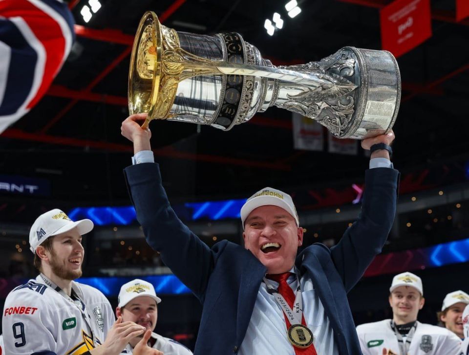 Главный тренер «Металлурга» Андрей Разин продлил контракт с клубом