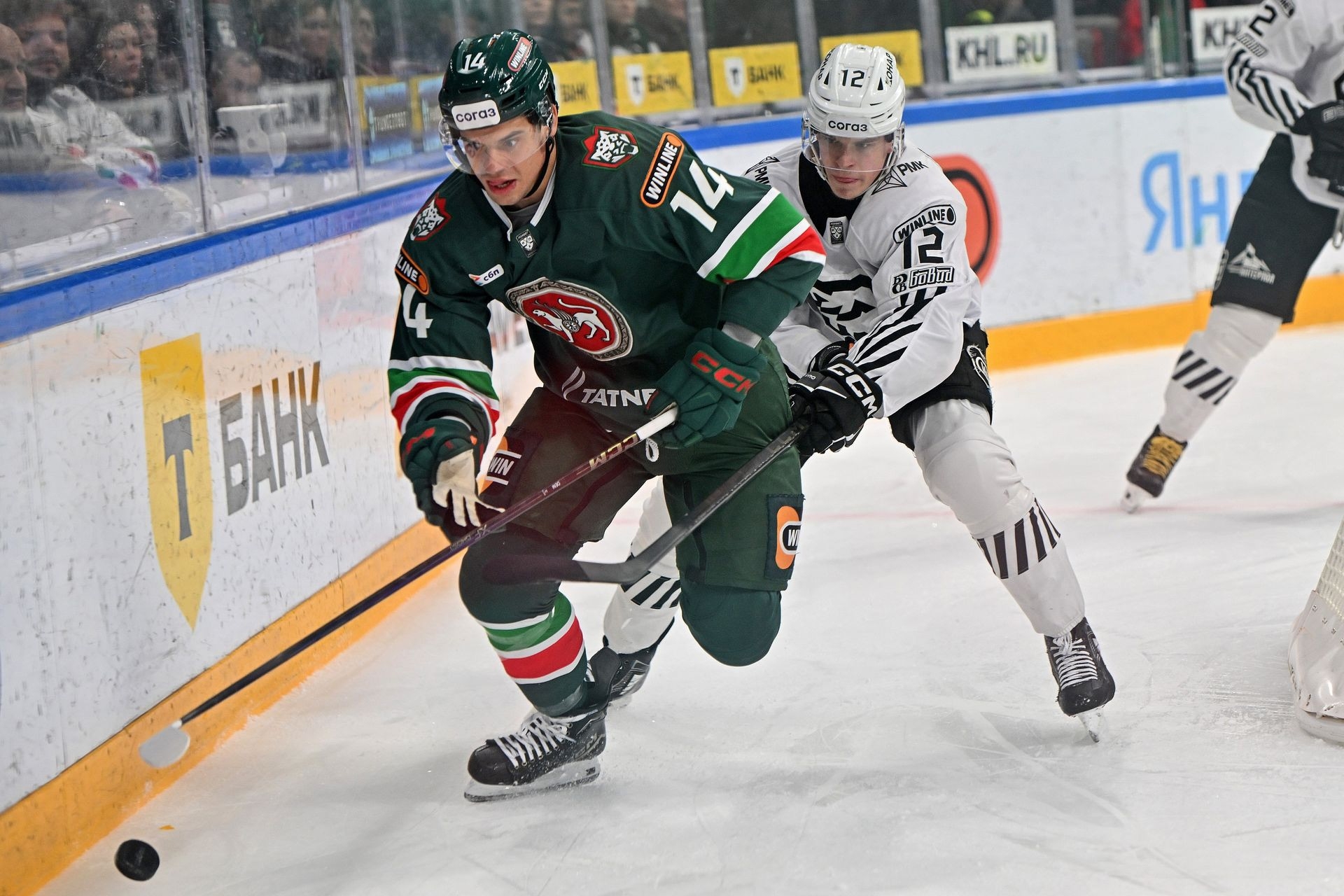 Хоккейный клуб «Трактор» в десятый раз подряд проиграл «Ак Барсу» в Казани Хоккейный клуб «Трактор» в десятый раз подряд проиграл «Ак Барсу» в Казани