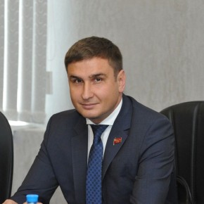 Сегодня поздравления принимает депутат городского Собрания, генеральный директор ООО "МЕТАМ" Александр Геннадьевич Марков