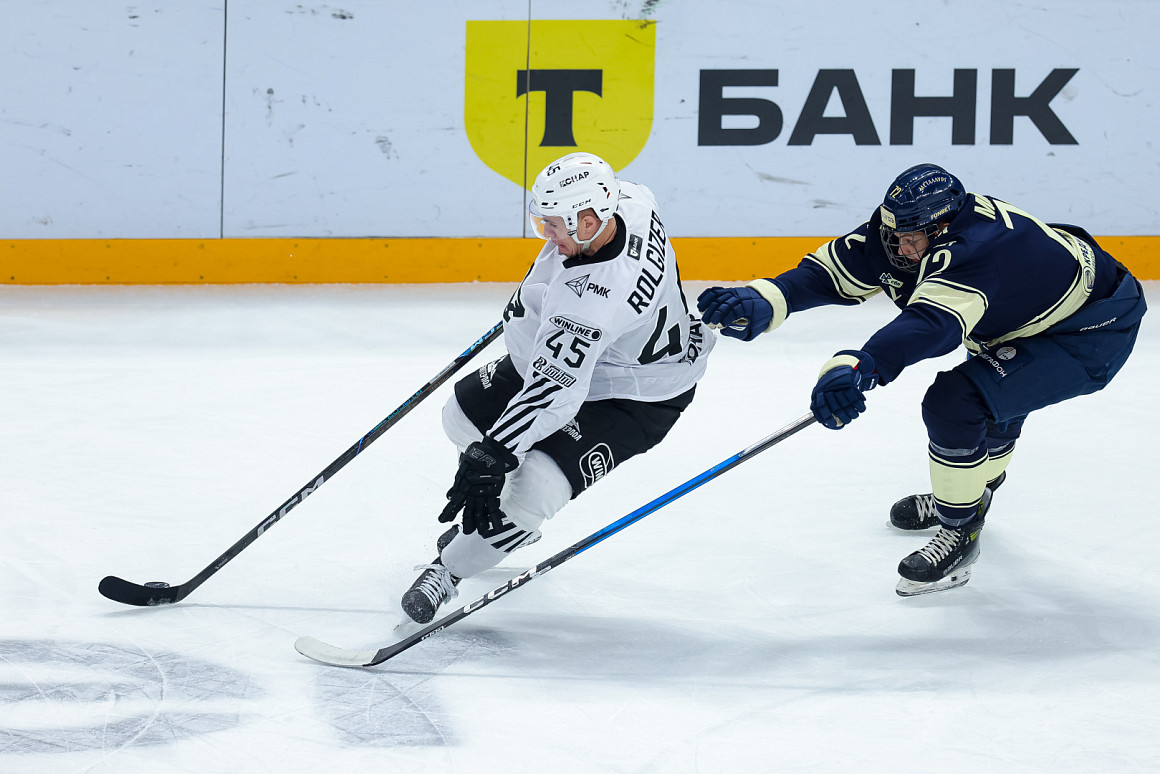 «Трактор» завершил год южноуральским дерби