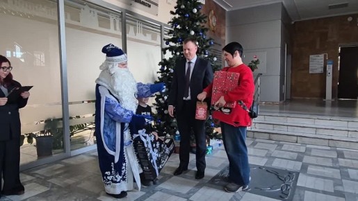 Добрую традицию - исполнять под Новый год мечты, поддержал заместитель главы города Магнитогорска Михаил Андреев