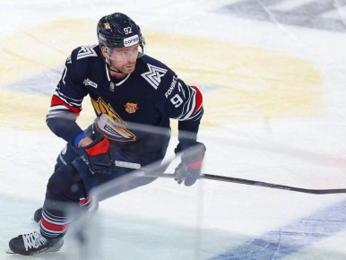 Хоккейный клуб «Металлург» поместил Евгения Кузнецова в список отказов