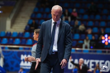 В баскетбольном клубе «Металлург» уволили главного тренера Вадима Филатова