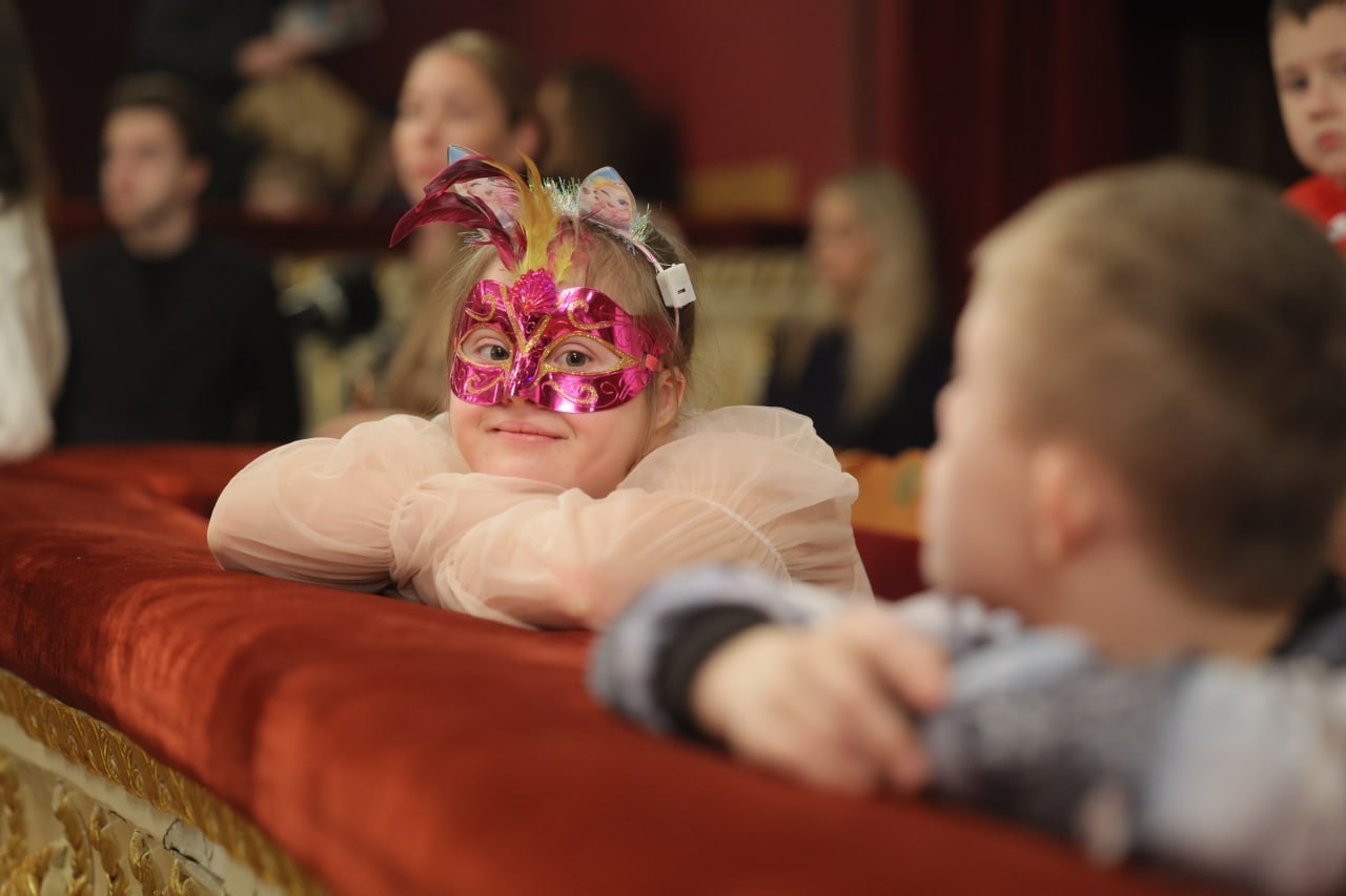 В этом году Рождественские елки губернатора посетят еще больше юных южноуральцев В этом году Рождественские елки губернатора посетят еще больше юных южноуральцев