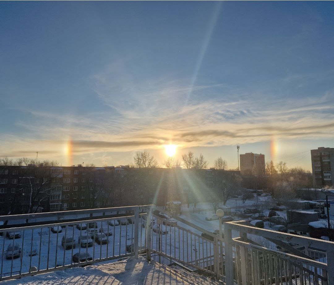 Удивительное гало сегодня украсило небо над Челябинской областью Удивительное гало сегодня украсило небо над Челябинской областью