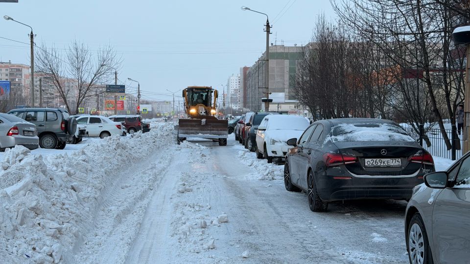 Уберите машины с обочин!