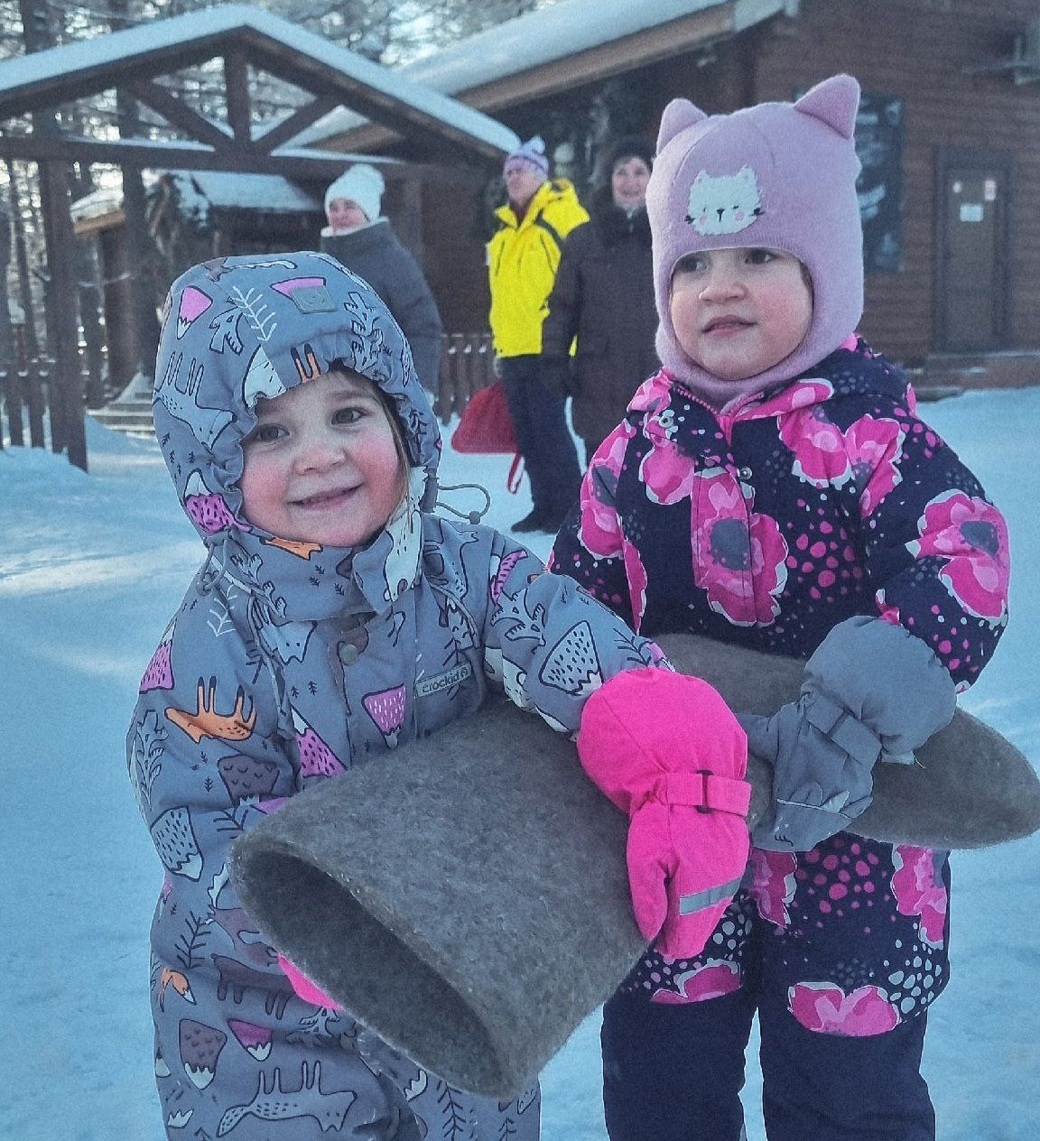 Школьники, студенты, пенсионеры, работники ММК, депутаты городского Собрания, активисты молодёжных и ветеранских организаций пришли сегодня в Экологический парк на мероприятия, посвященные Всемирному Дню снега Школьники, студенты, пенсионеры, работники ММК, депутаты городского Собрания, активисты молодёжных и ветеранских организаций пришли сегодня в Экологический парк на мероприятия, посвященные Всемирному Дню снега