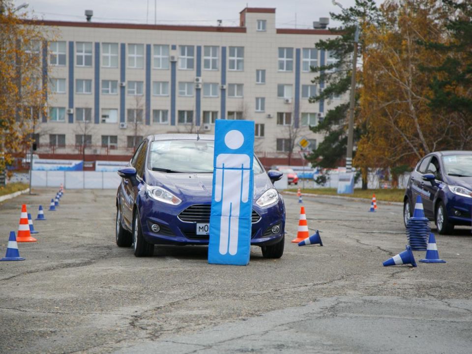 Курсант автошколы в Магнитогорске во время учебного выезда переехал женщину