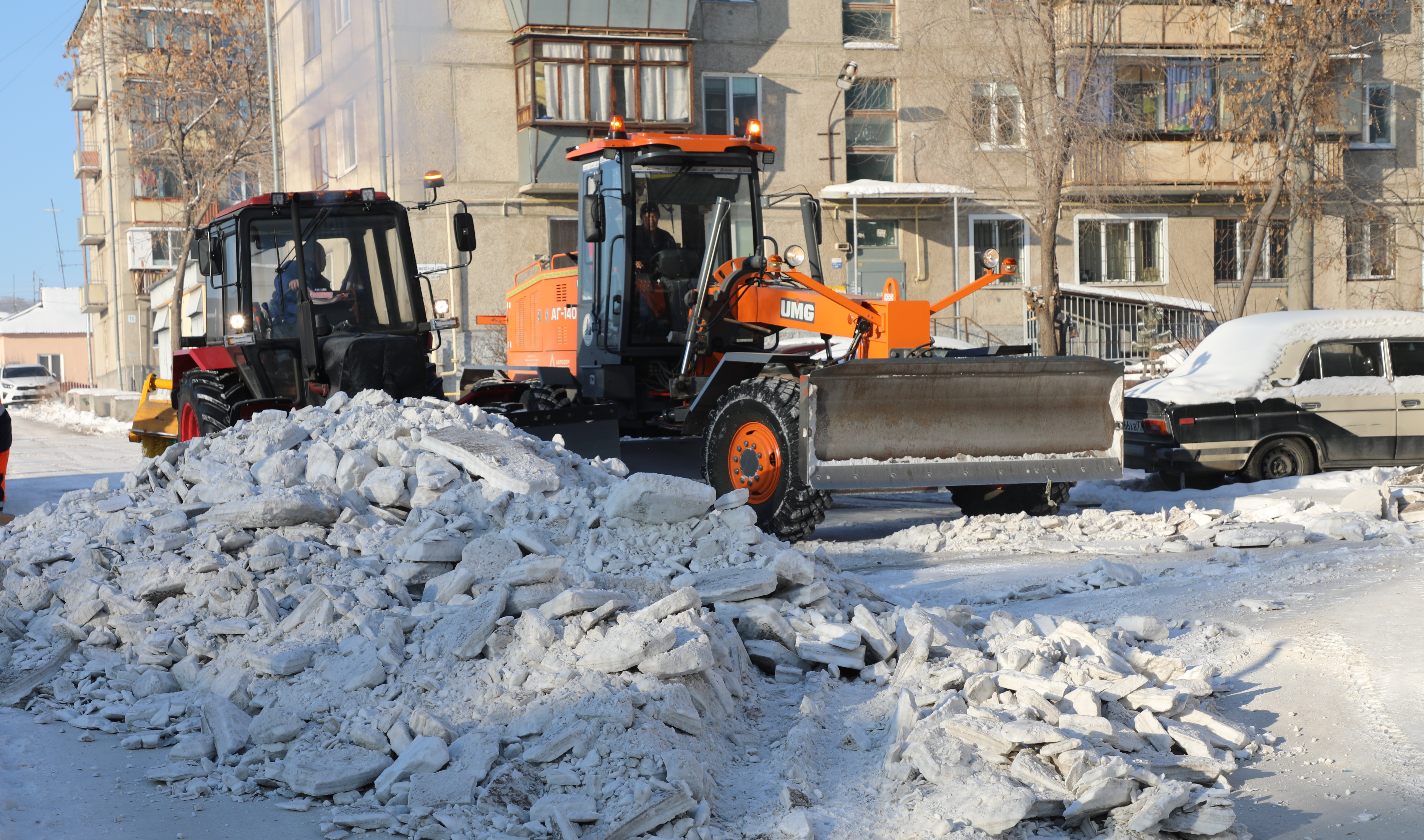 Машины мешают уборке Машины мешают уборке