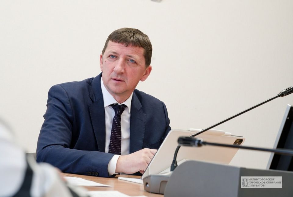 На заседании комиссии по городскому хозяйству, строительству и экологии под председательством Дмитрия Куряева рассмотрены ключевые вопросы развития Магнитогорска