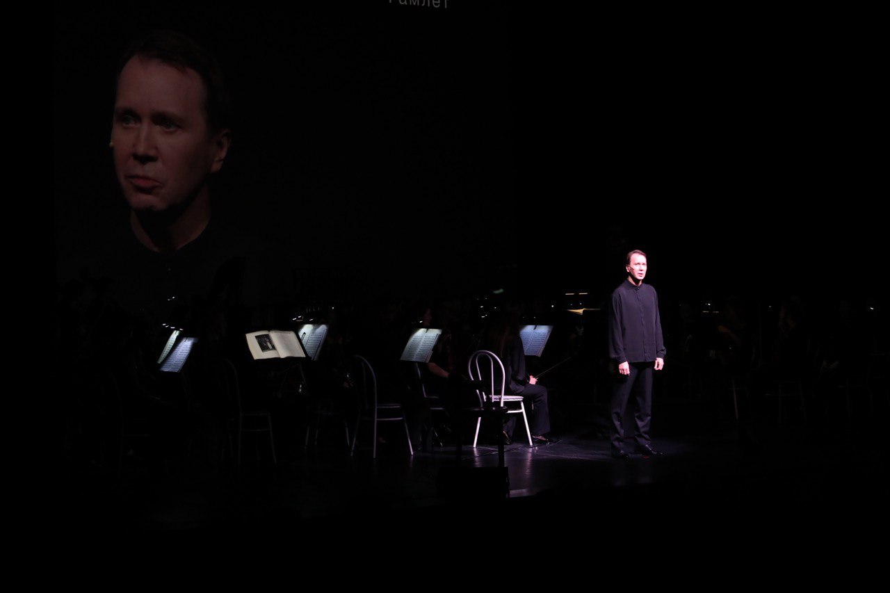 Евгений Миронов представил «Гамлета» под музыку Шостаковича в Магнитогорске