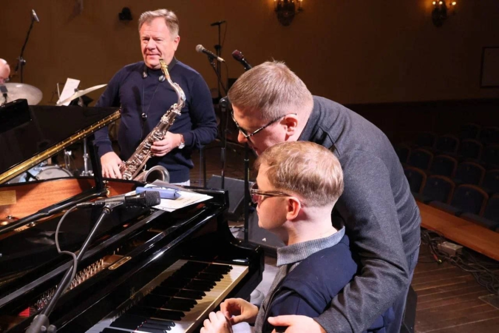 Выяснилось, с чем был связан десант звездных артистов в Челябинскую область Выяснилось, с чем был связан десант звездных артистов в Челябинскую область