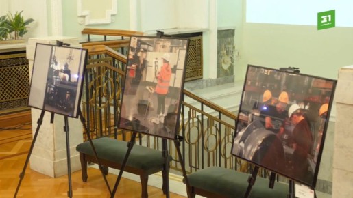 На завод с мольбертом. В Молодежном театре открылась выставка о промышленности Южного Урала.