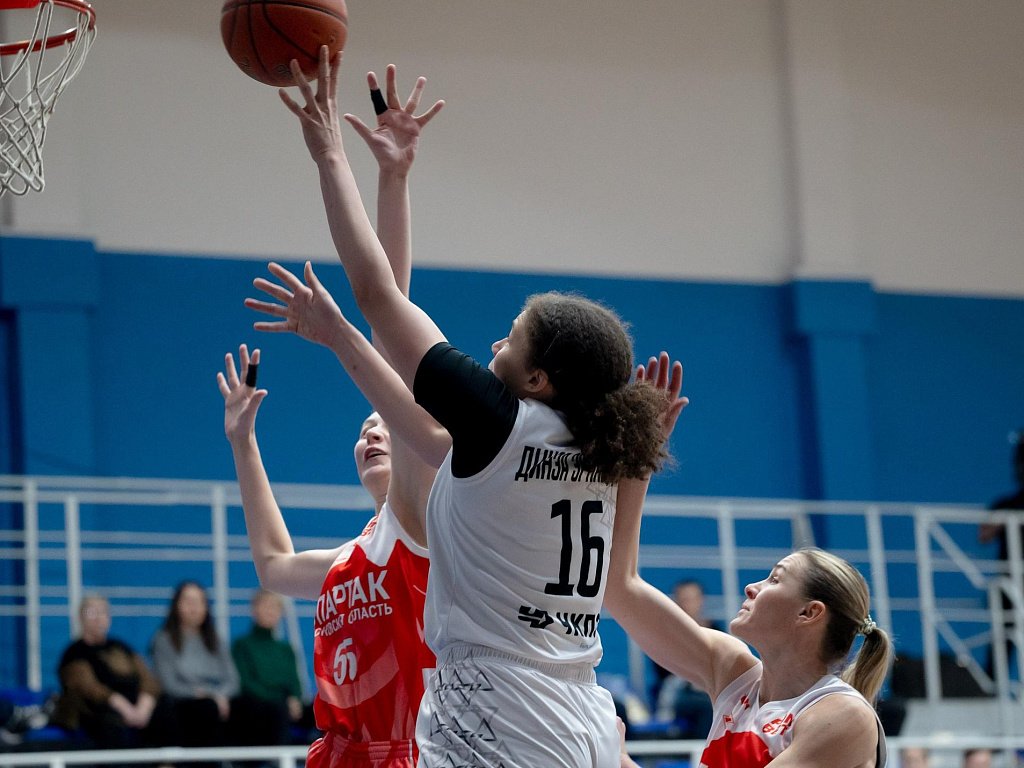 «Славянка-ЧКПЗ» обменялись победами со «Спартаком» в баскетбольной Высшей лиге