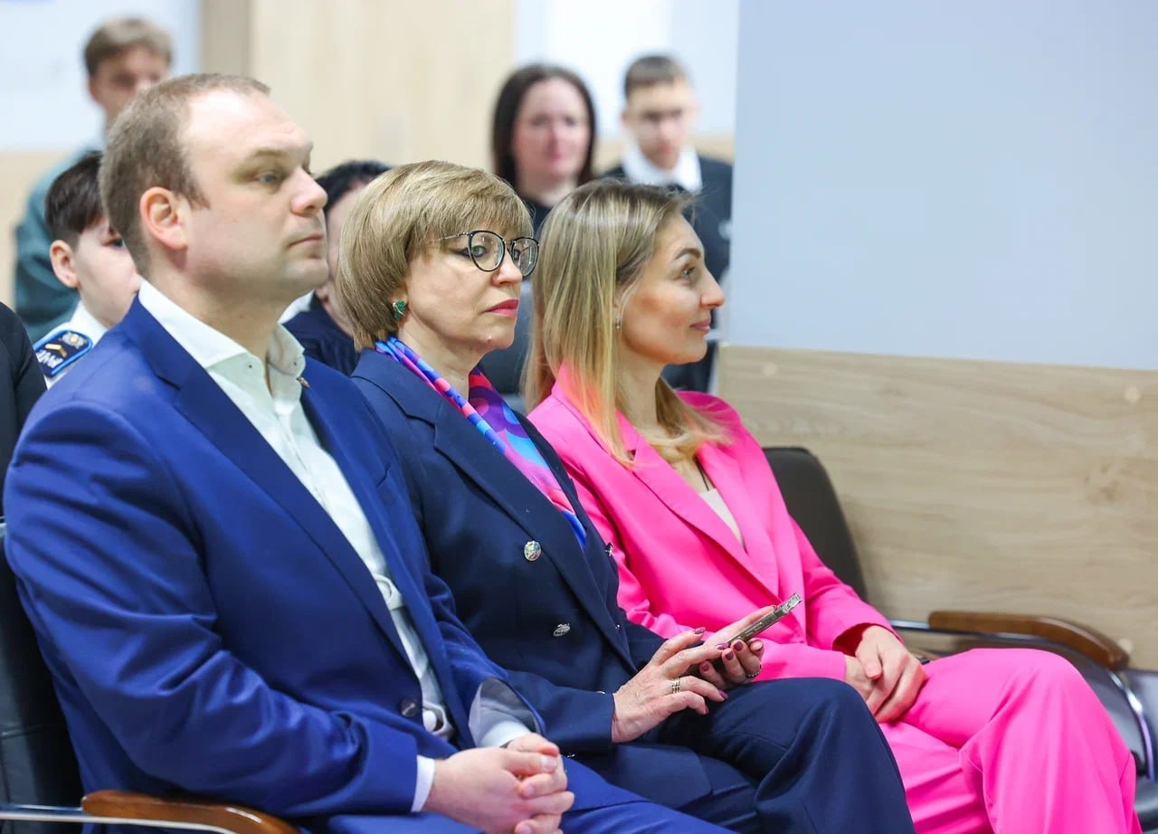 В Челябинске наградили участников Всероссийской акции-конкурса «Связующая нить» В Челябинске наградили участников Всероссийской акции-конкурса «Связующая нить»