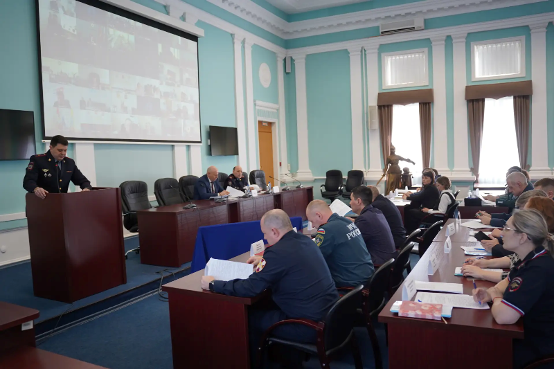 Полицейские определили лучшие народные дружины и обсудили защиту детей от преступности