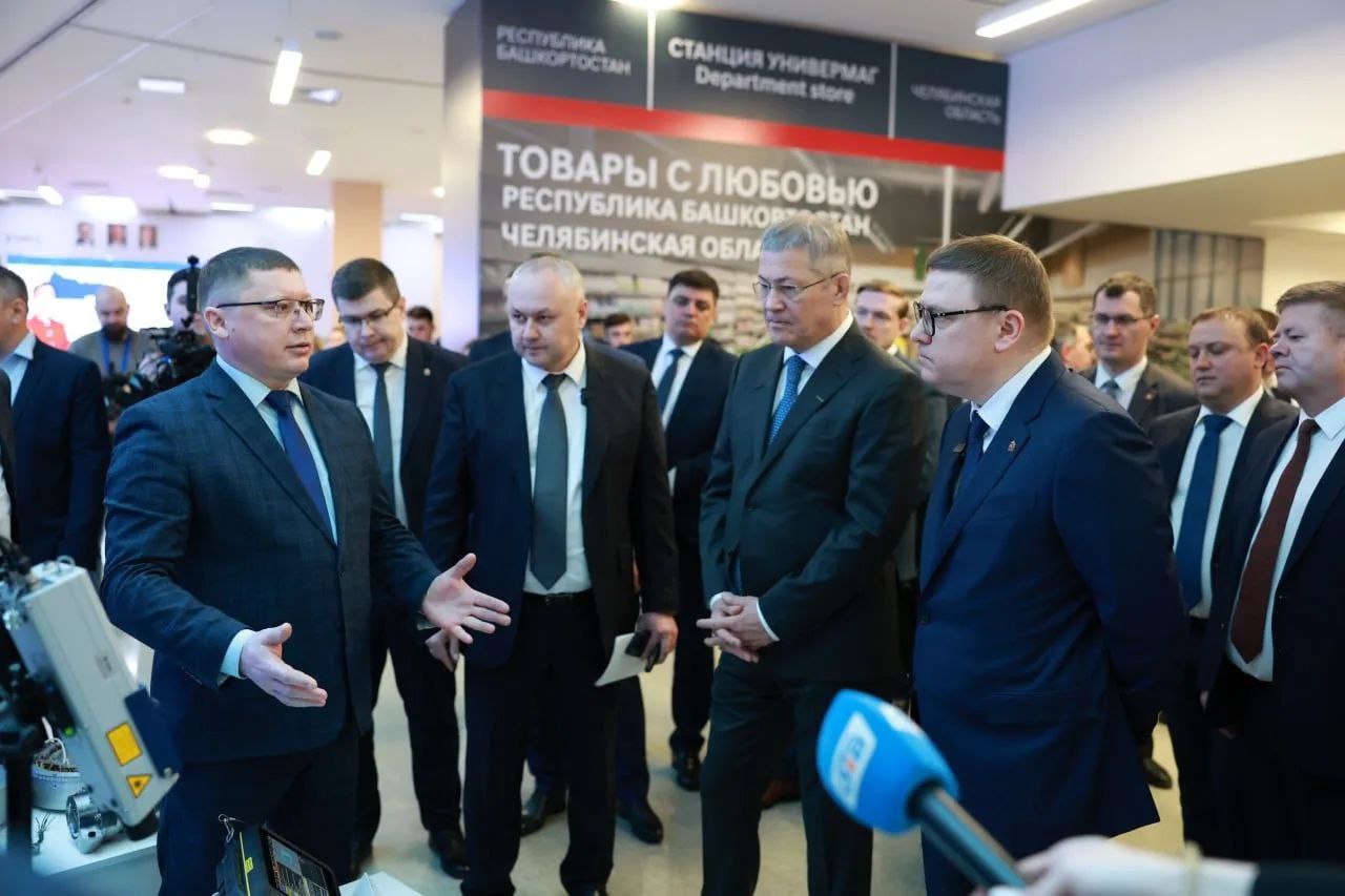 Алексей Текслер ознакомился с совместными проектами Башкортостана и Челябинской области на выставке «Поезд Дружбы» Алексей Текслер ознакомился с совместными проектами Башкортостана и Челябинской области на выставке «Поезд Дружбы»