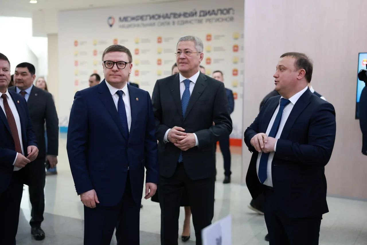 Алексей Текслер ознакомился с совместными проектами Башкортостана и Челябинской области на выставке «Поезд Дружбы» Алексей Текслер ознакомился с совместными проектами Башкортостана и Челябинской области на выставке «Поезд Дружбы»