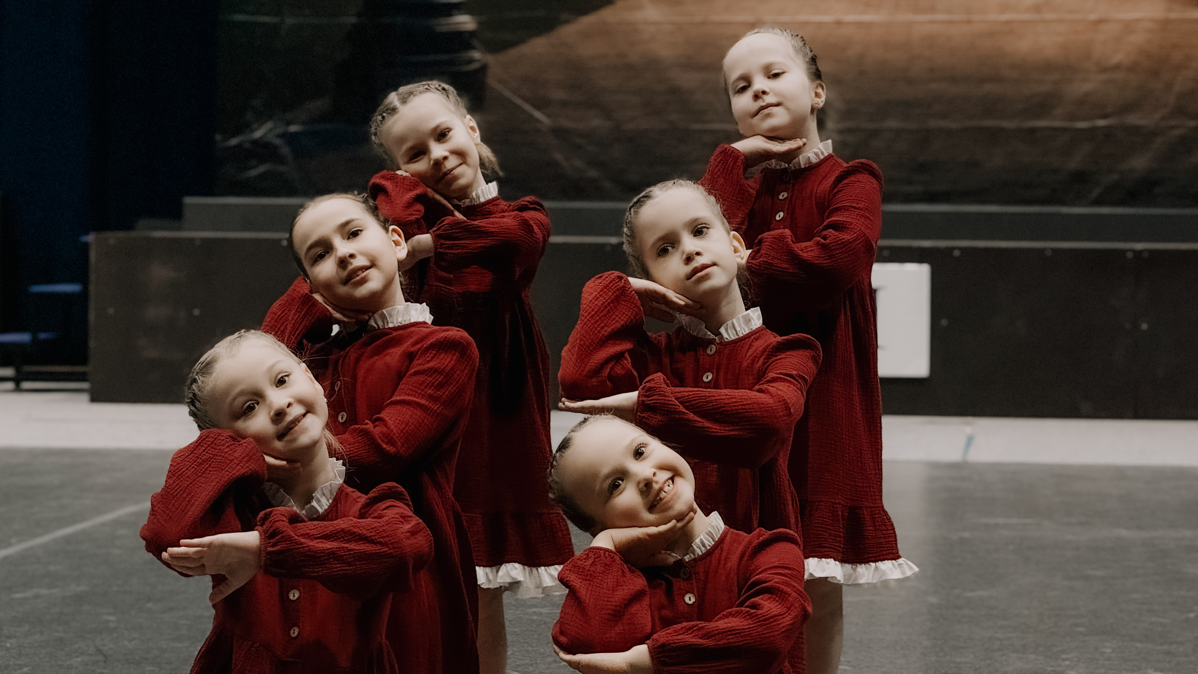 «Улица горящих фонарей» «Улица горящих фонарей»