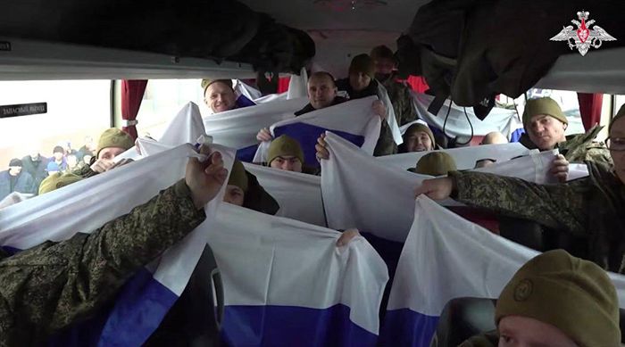 Еще два жителя Челябинской области вернулись из украинского плена в Россию