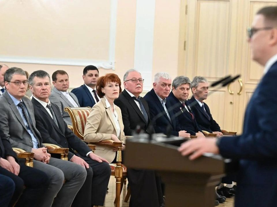 Алексей Текслер вручил государственные и областные награды выдающимся южноуральцам