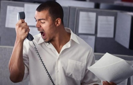 Как подать жалобу на коллекторов через Госуслуги: полезные советы