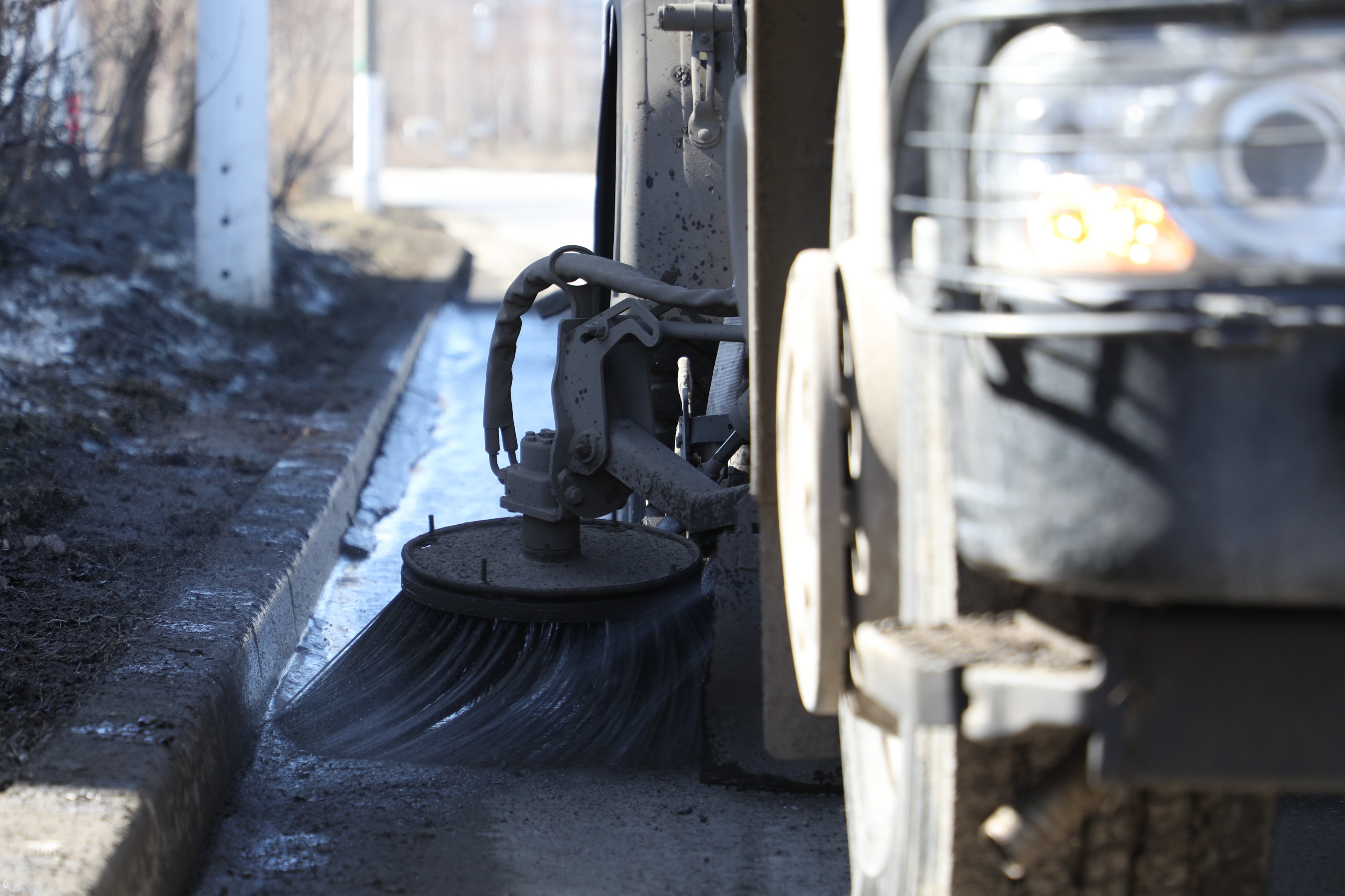 Моют, чистят, пылесосят Моют, чистят, пылесосят