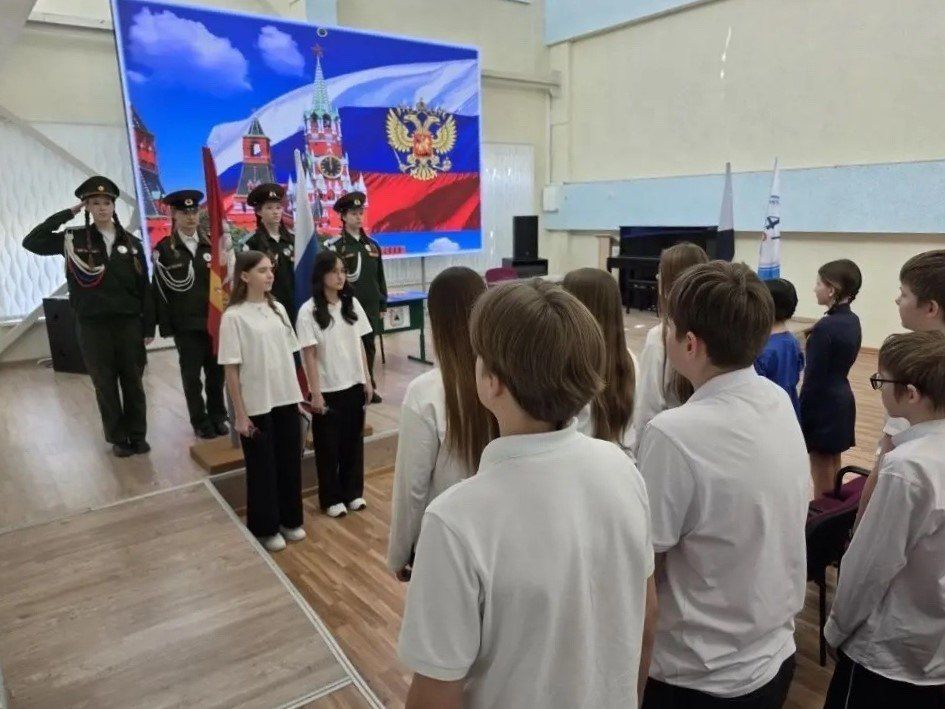 В школе № 47 открыли «Парты Героев»