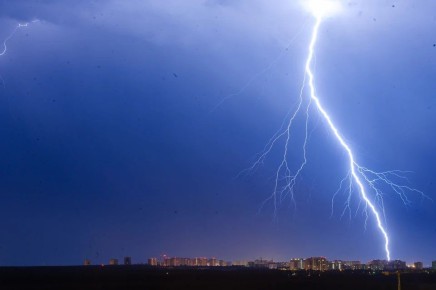 Люблю грозу в начале… апреля: в Челябинской области засверкали первые в этом году молнии