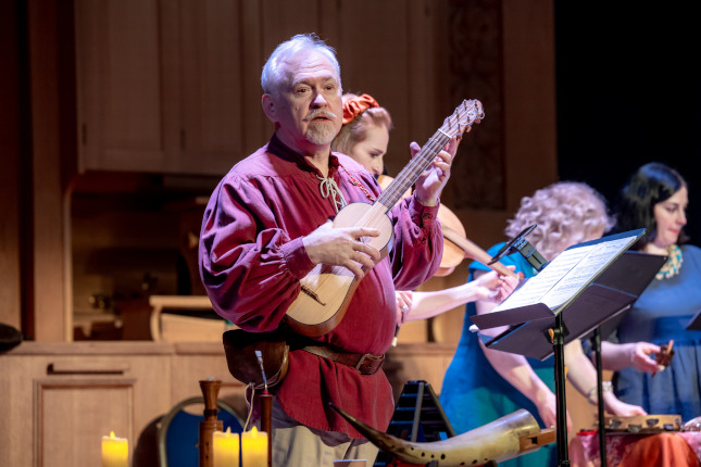 Ночной дозор в «Родине». В Челябинске прозвучала музыка Средневековья Ночной дозор в «Родине». В Челябинске прозвучала музыка Средневековья