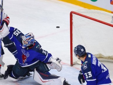 «Металлург» в третий раз подряд выиграл у «Торпедо» в плей-офф Кубка Гагарина