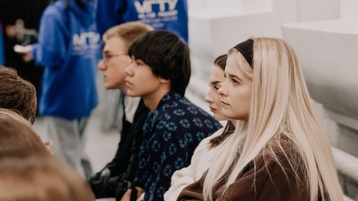 ������ ������