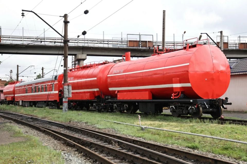 Для тушения пожаров на железной дороге Южного Урала оборудованы 13 спецпоездов Для тушения пожаров на железной дороге Южного Урала оборудованы 13 спецпоездов