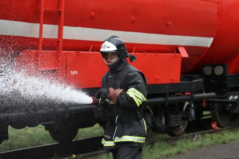 Для тушения пожаров на железной дороге Южного Урала оборудованы 13 спецпоездов Для тушения пожаров на железной дороге Южного Урала оборудованы 13 спецпоездов