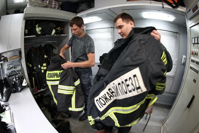 В Челябинской области на железной дороге дежурят 13 пожарных спецпоездов В Челябинской области на железной дороге дежурят 13 пожарных спецпоездов